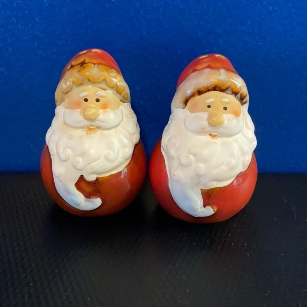 Pair of Ceramic Santa Claus Salt & Pepper Shakers